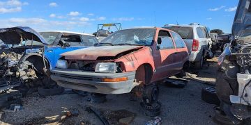 Junkyard Find: 1992 Daihatsu Charade SE Hatchback